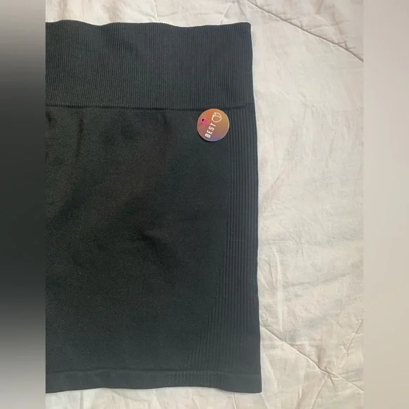 VS Seamless Shorts - Picture 2 of 6